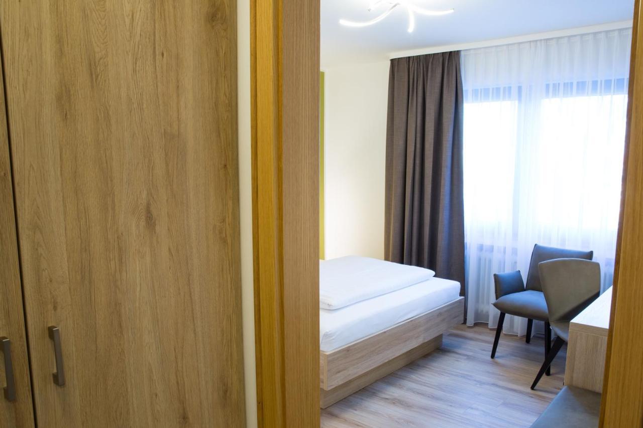 Gaestehaus Hotel Wilms Cologne Exterior photo